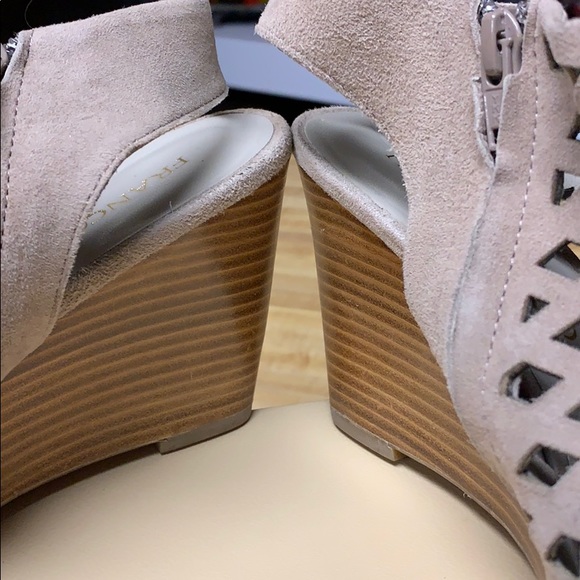 Franco Sarto suede taupe sandals - Picture 2 of 10